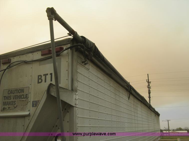 image for item J2848 2008 Wilson DWBT-600 Patriot belt trailer