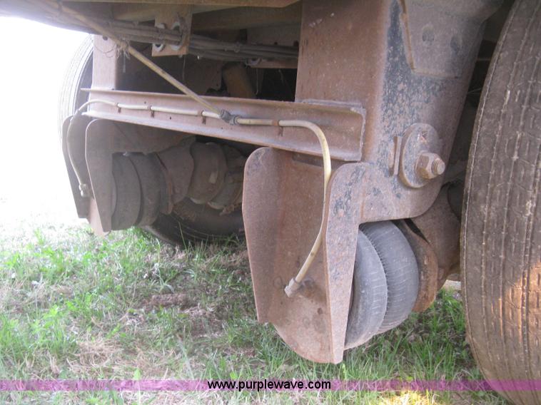 image for item J2848 2008 Wilson DWBT-600 Patriot belt trailer