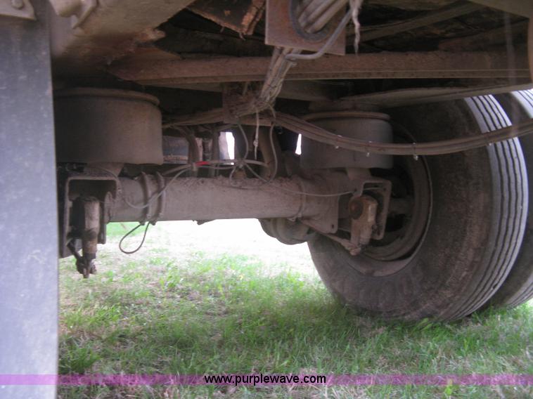 image for item J2848 2008 Wilson DWBT-600 Patriot belt trailer