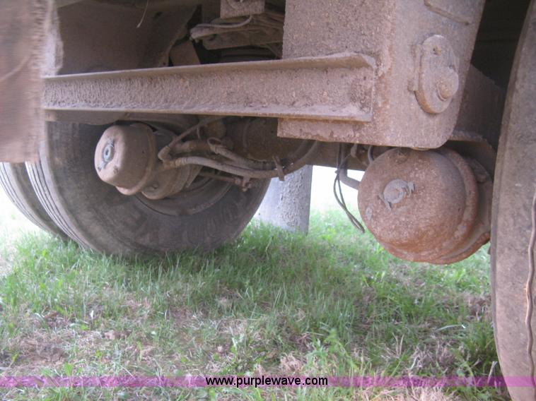 image for item J2848 2008 Wilson DWBT-600 Patriot belt trailer