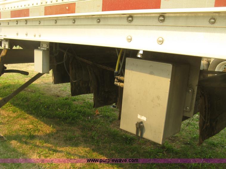 image for item J2848 2008 Wilson DWBT-600 Patriot belt trailer