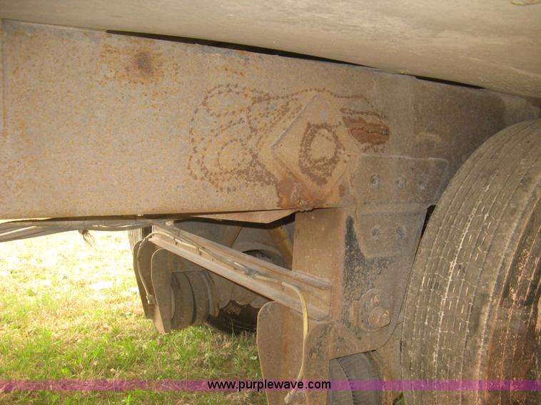 image for item J2848 2008 Wilson DWBT-600 Patriot belt trailer