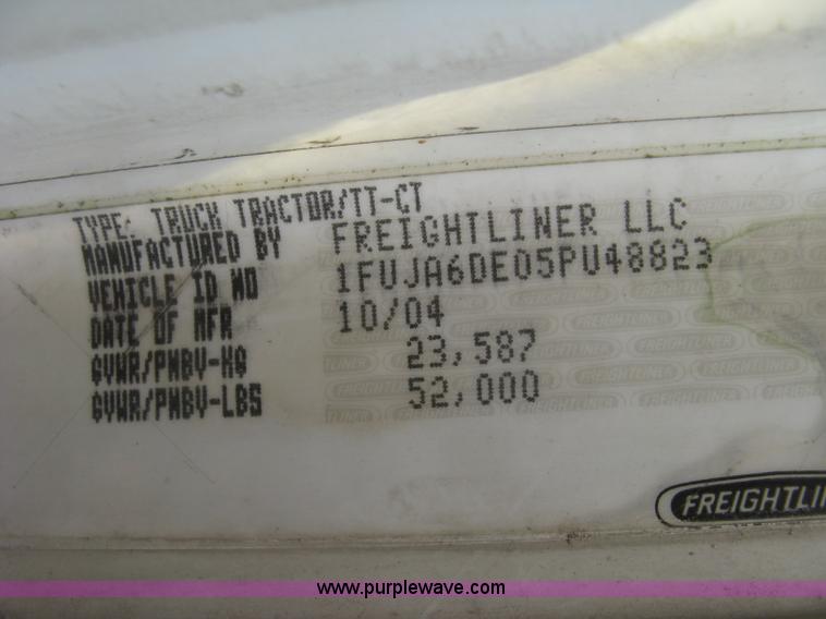 image for item J2849 2005 Freightliner Columbia semi truck