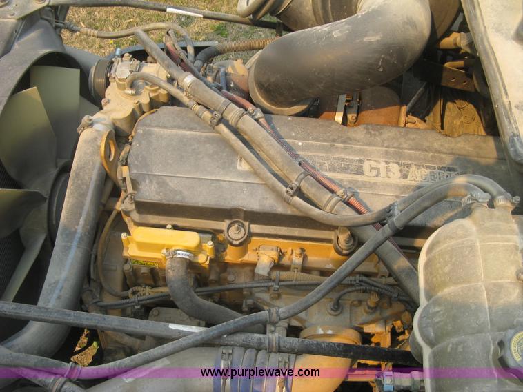 image for item J2849 2005 Freightliner Columbia semi truck