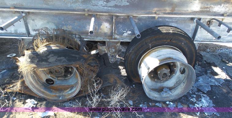 image for item J6149 2016 JD Skiles Pit Stop equipment trailer