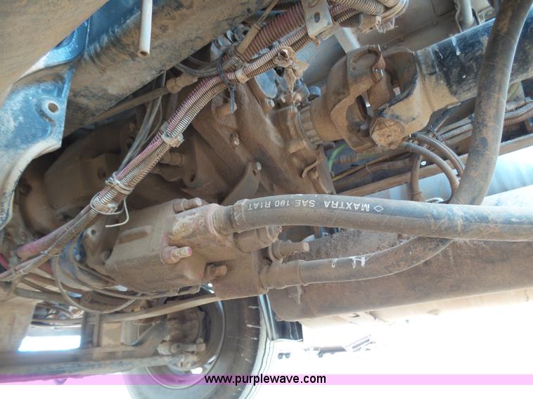 image for item J6156 2007 Freightliner Columbia semi truck