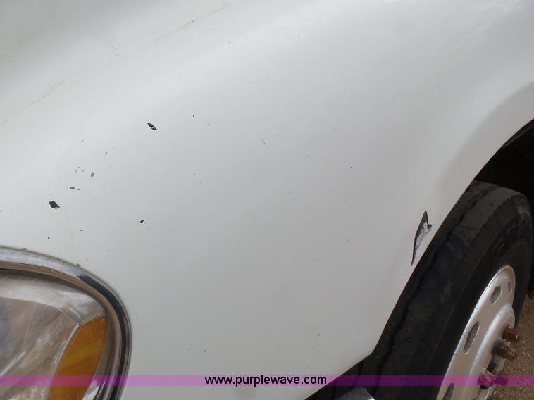 image for item J6156 2007 Freightliner Columbia semi truck