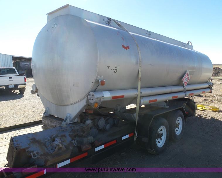 image for item J6186 1979 Timpte Beall bulk delivery tank