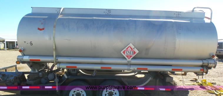 image for item J6186 1979 Timpte Beall bulk delivery tank