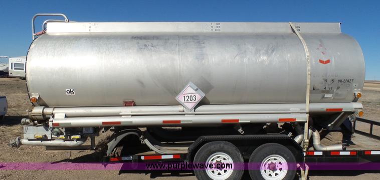 image for item J6186 1979 Timpte Beall bulk delivery tank