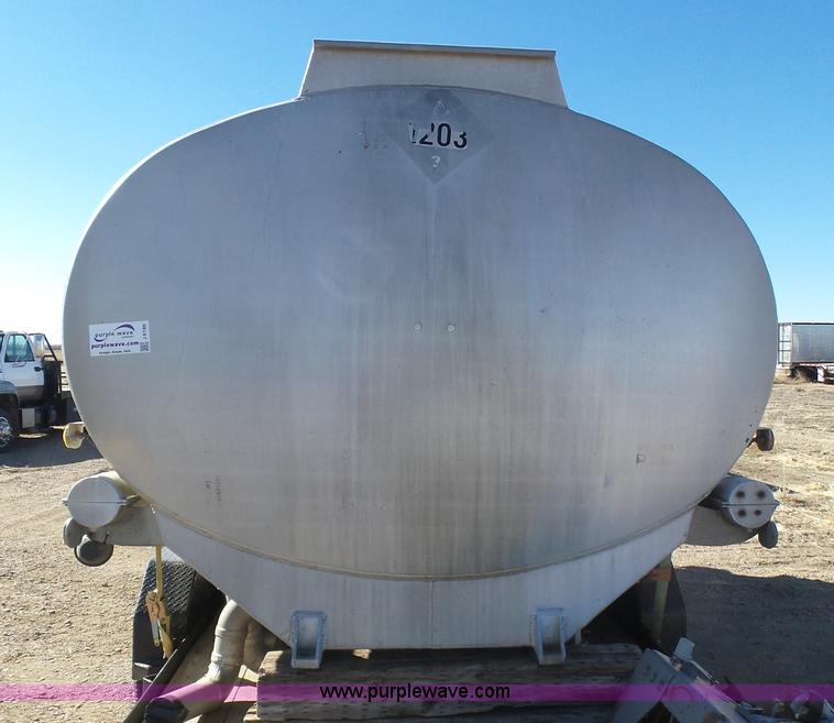 image for item J6186 1979 Timpte Beall bulk delivery tank