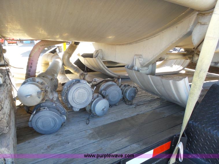 image for item J6186 1979 Timpte Beall bulk delivery tank