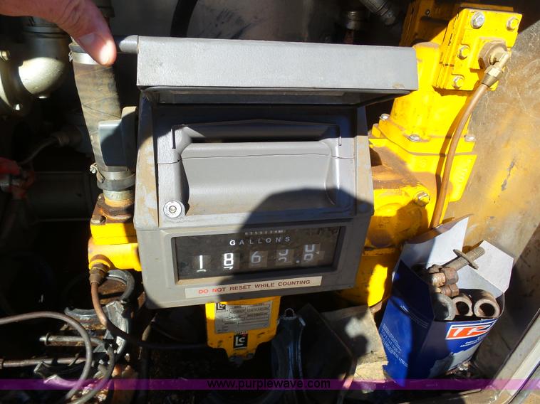 image for item J6186 1979 Timpte Beall bulk delivery tank