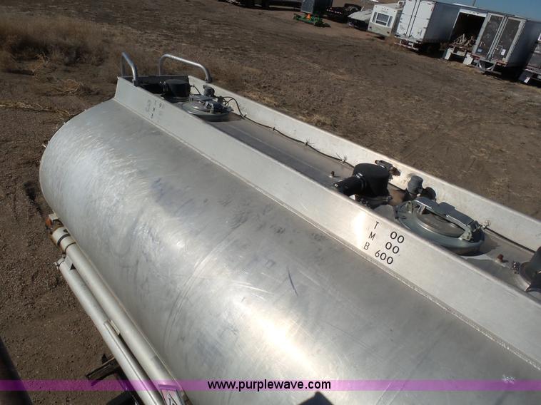 image for item J6186 1979 Timpte Beall bulk delivery tank