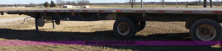 image for item J7646 2000 Utility flatbed trailer
