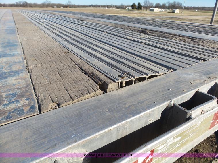 image for item J7646 2000 Utility flatbed trailer