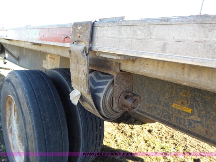 image for item J7646 2000 Utility flatbed trailer
