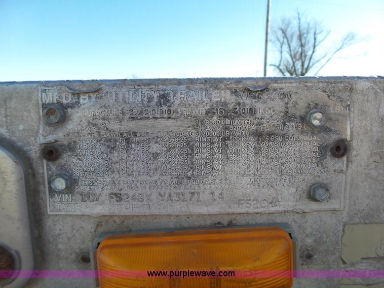 image for item J7646 2000 Utility flatbed trailer