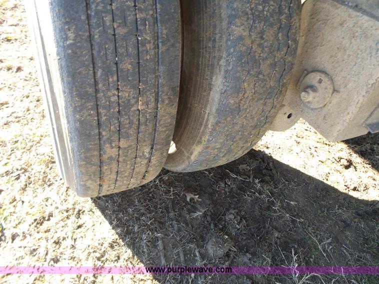 image for item J7646 2000 Utility flatbed trailer