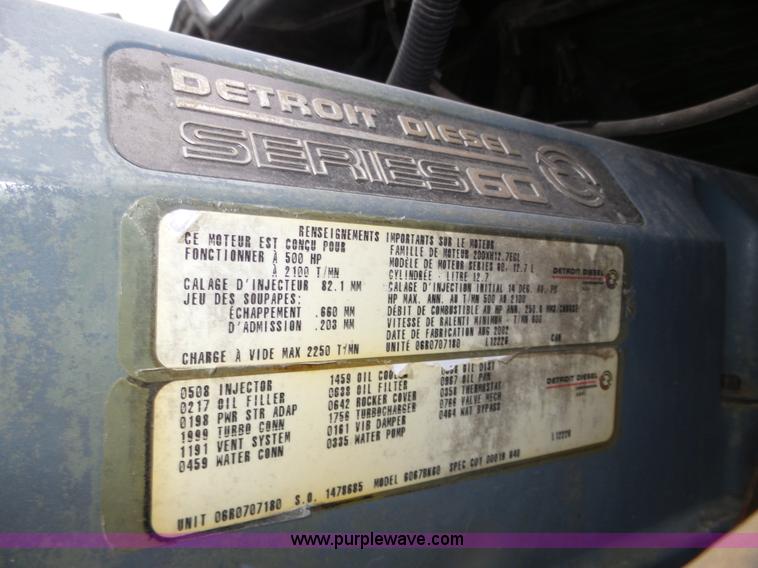 image for item J8967 2002 Freightliner Columbia semi truck