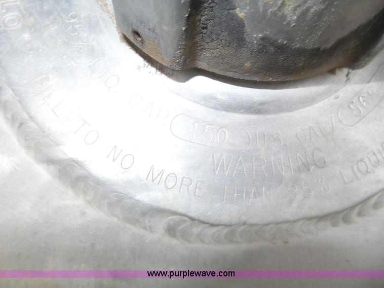 image for item J8967 2002 Freightliner Columbia semi truck