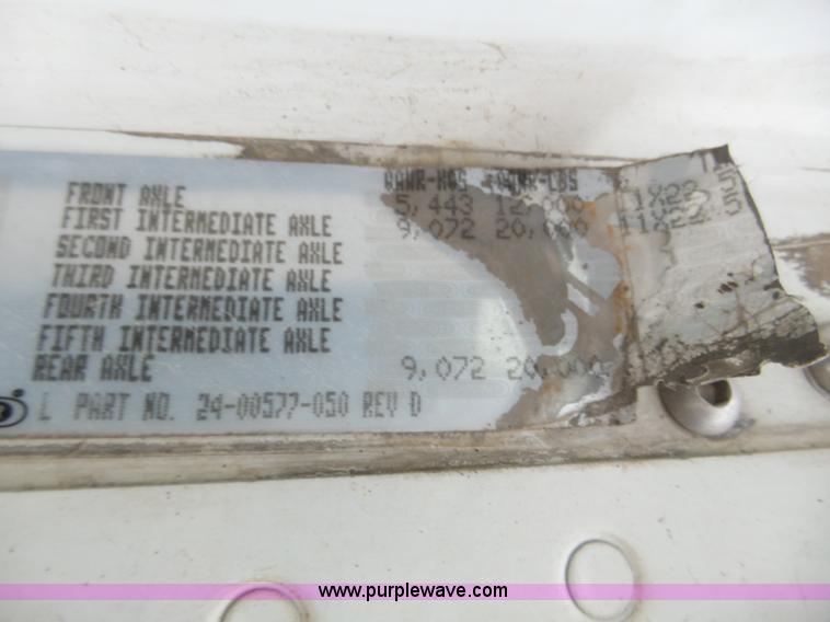 image for item J8967 2002 Freightliner Columbia semi truck