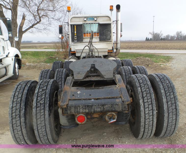 image for item J8968 1984 Volvo Autocar AT64FX semi truck