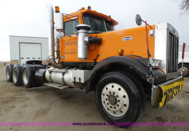 image for item J8968 1984 Volvo Autocar AT64FX semi truck