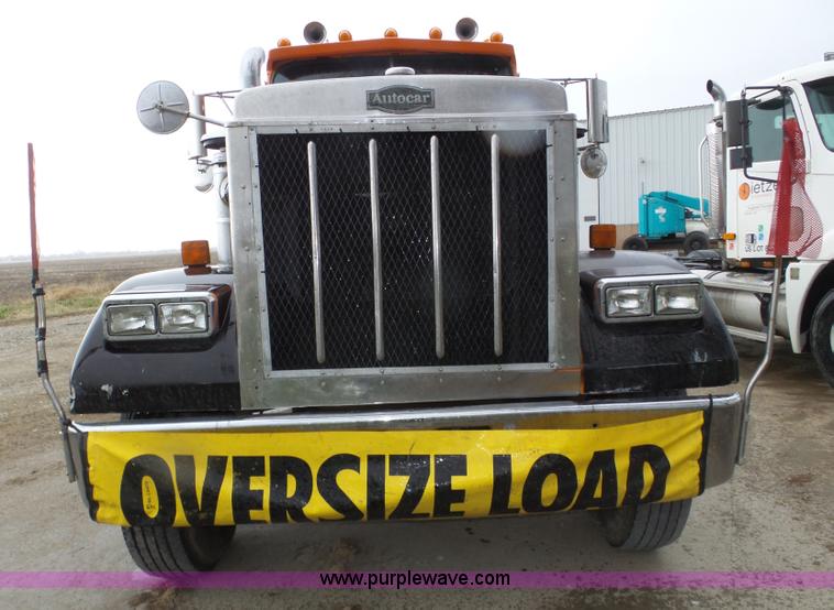 image for item J8968 1984 Volvo Autocar AT64FX semi truck