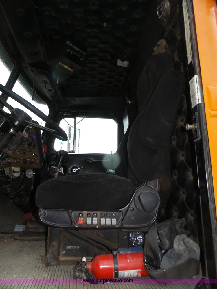 image for item J8968 1984 Volvo Autocar AT64FX semi truck