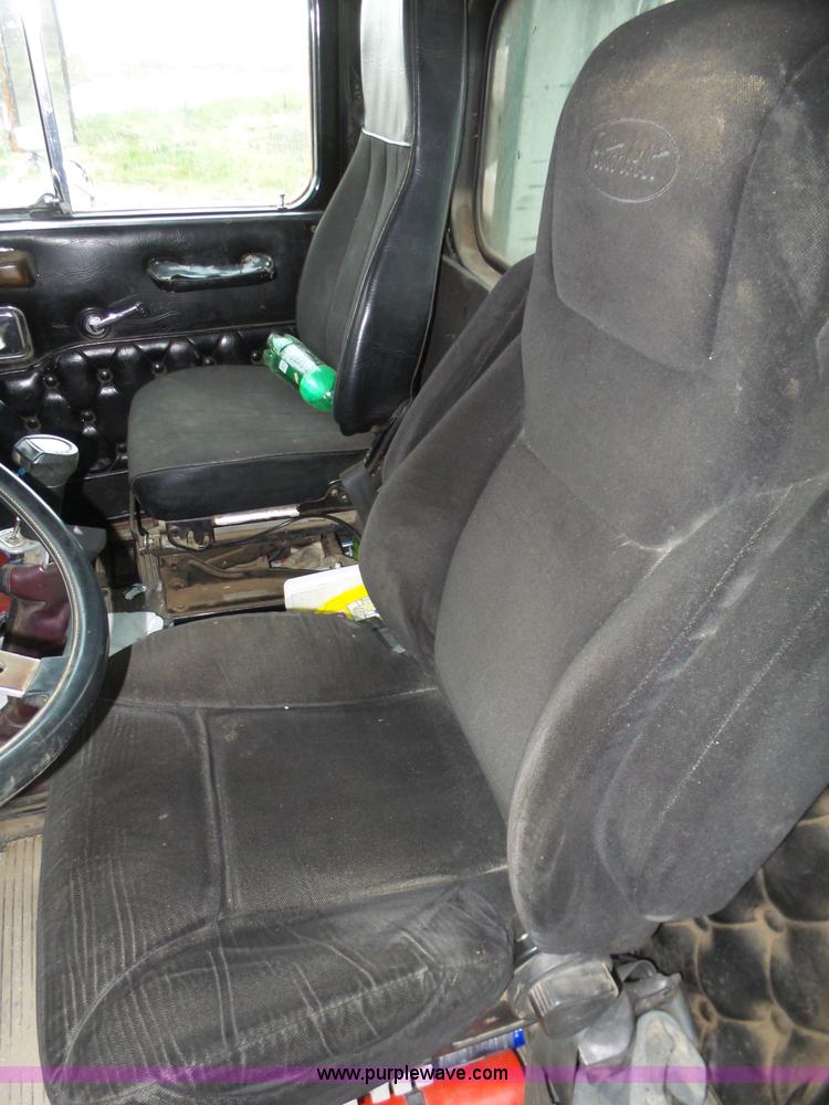 image for item J8968 1984 Volvo Autocar AT64FX semi truck