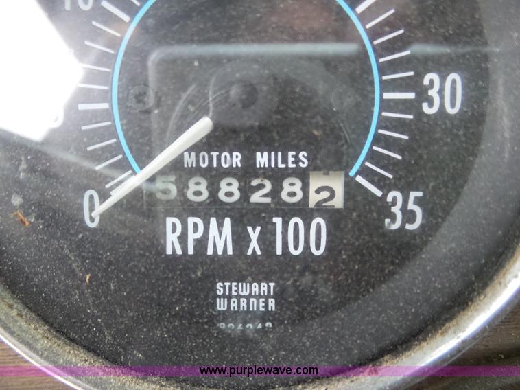 image for item J8968 1984 Volvo Autocar AT64FX semi truck