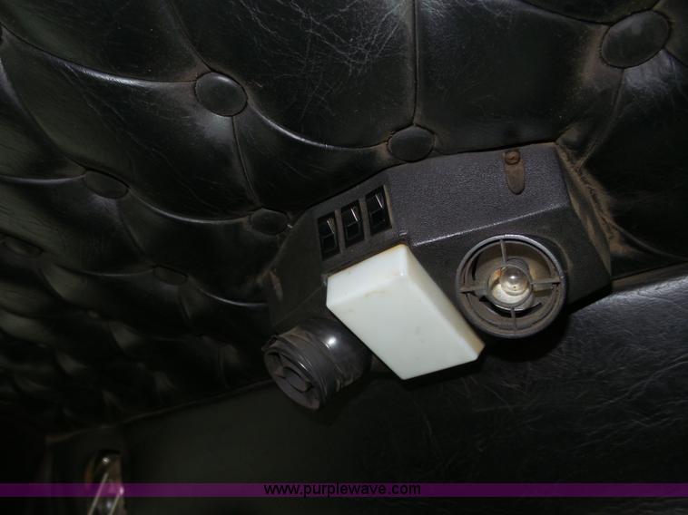 image for item J8968 1984 Volvo Autocar AT64FX semi truck