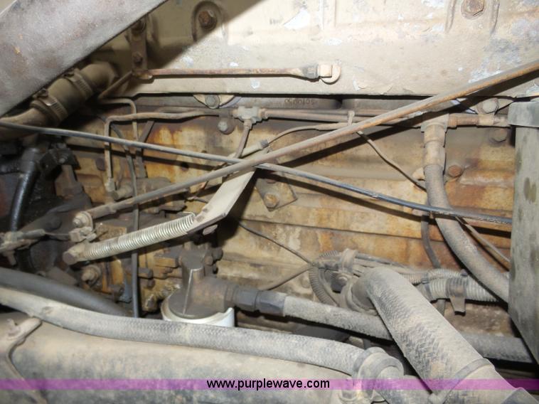 image for item J8968 1984 Volvo Autocar AT64FX semi truck