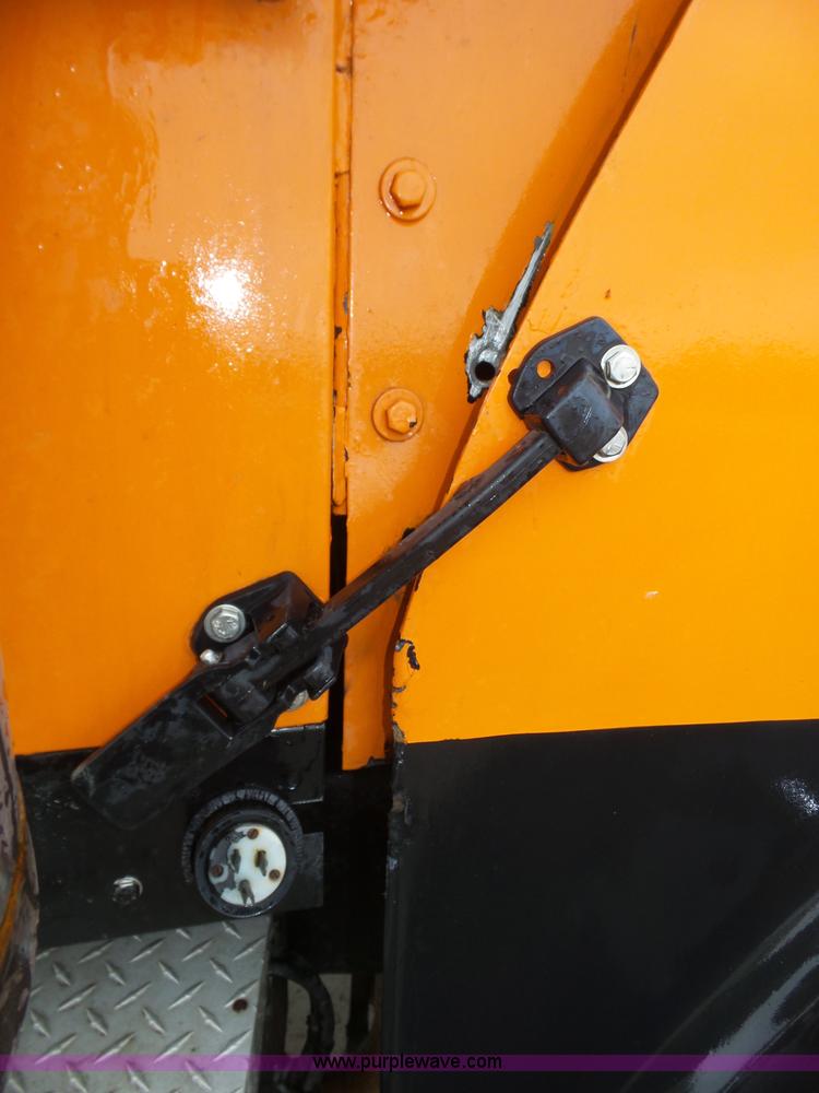 image for item J8968 1984 Volvo Autocar AT64FX semi truck