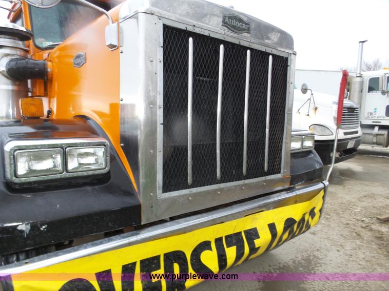 image for item J8968 1984 Volvo Autocar AT64FX semi truck