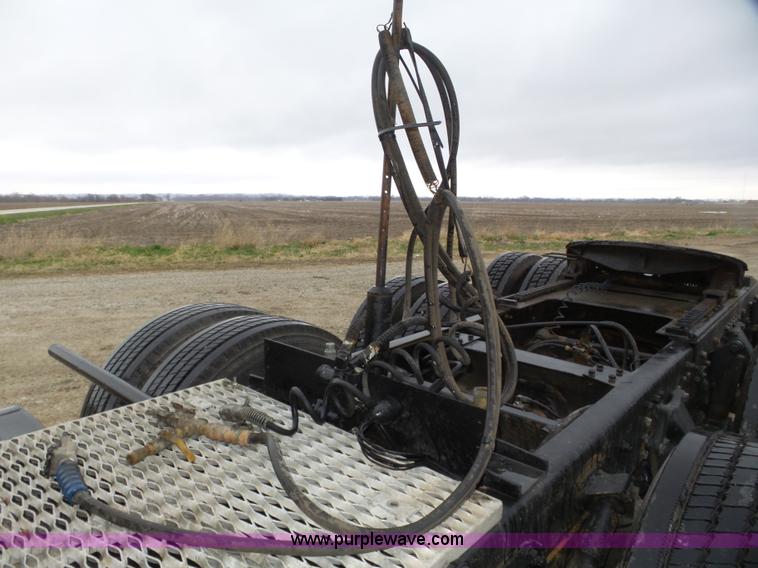 image for item J8968 1984 Volvo Autocar AT64FX semi truck