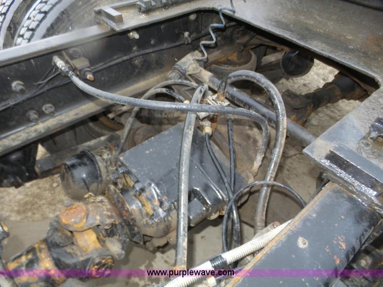 image for item J8968 1984 Volvo Autocar AT64FX semi truck