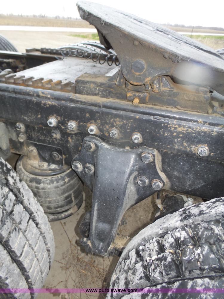 image for item J8968 1984 Volvo Autocar AT64FX semi truck