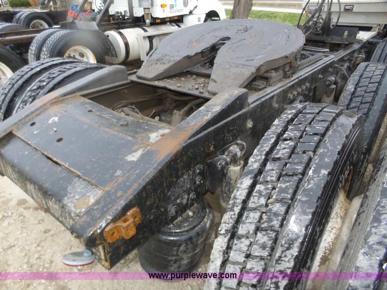 image for item J8968 1984 Volvo Autocar AT64FX semi truck