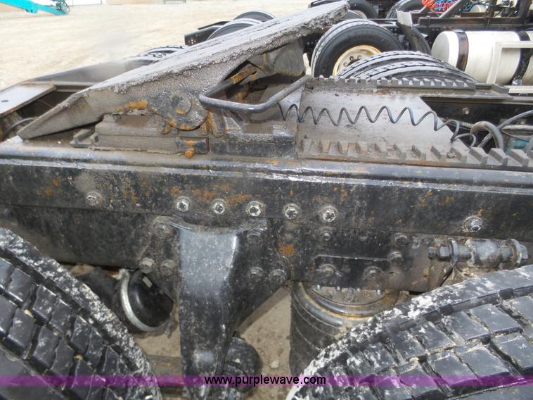 image for item J8968 1984 Volvo Autocar AT64FX semi truck