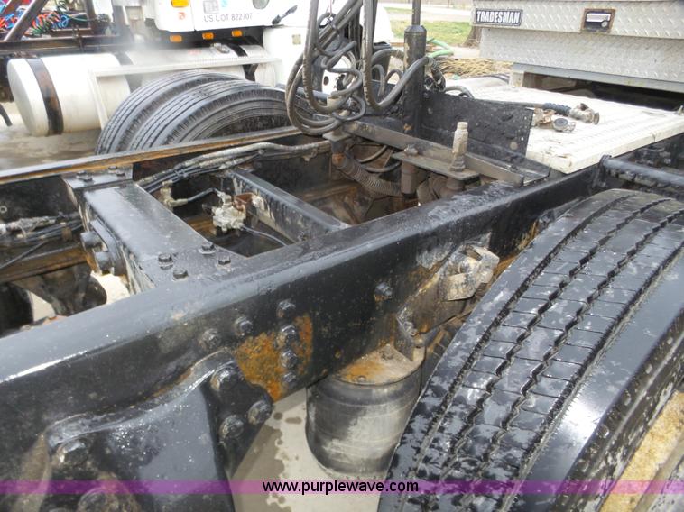 image for item J8968 1984 Volvo Autocar AT64FX semi truck