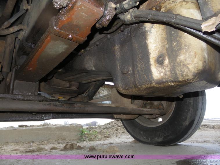 image for item J8968 1984 Volvo Autocar AT64FX semi truck