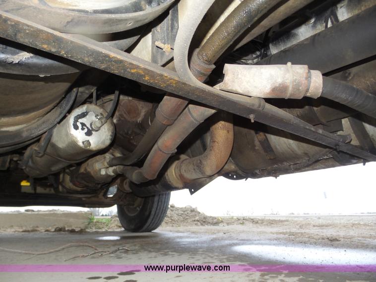 image for item J8968 1984 Volvo Autocar AT64FX semi truck