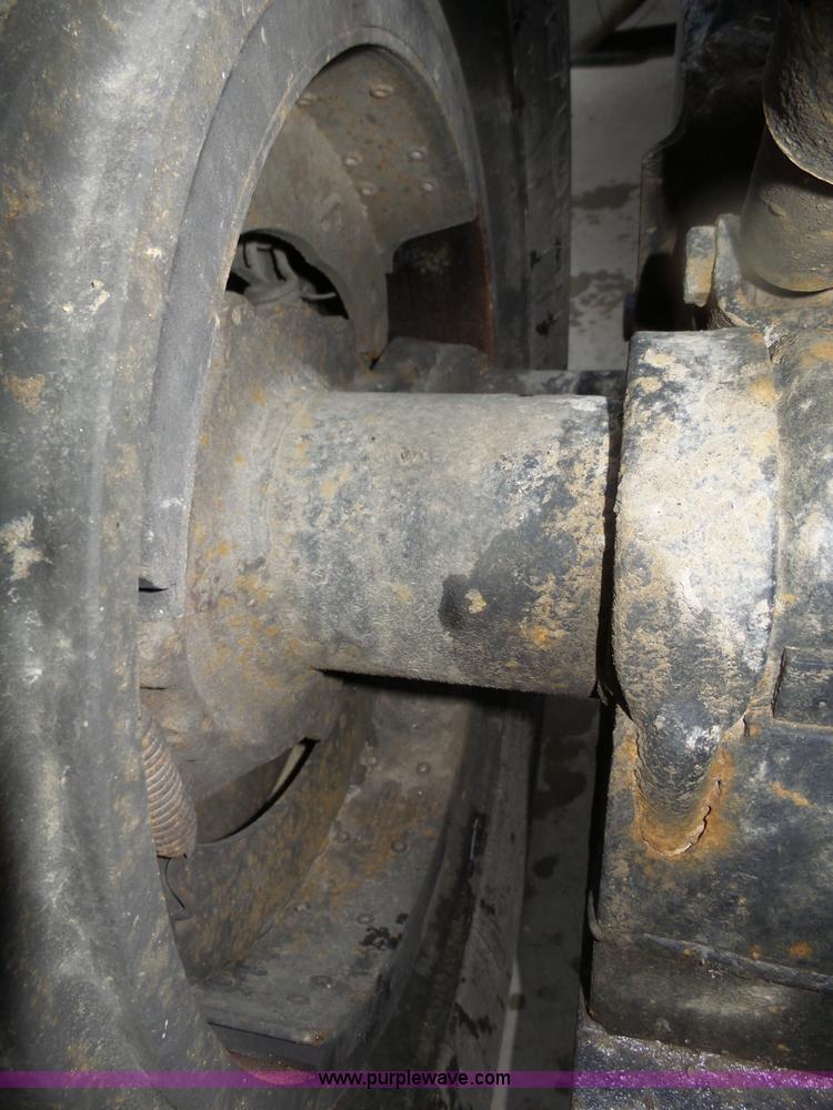 image for item J8968 1984 Volvo Autocar AT64FX semi truck