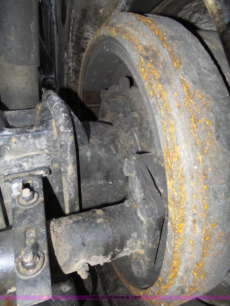 image for item J8968 1984 Volvo Autocar AT64FX semi truck