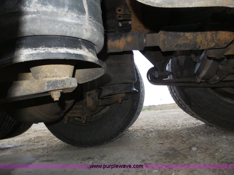 image for item J8968 1984 Volvo Autocar AT64FX semi truck