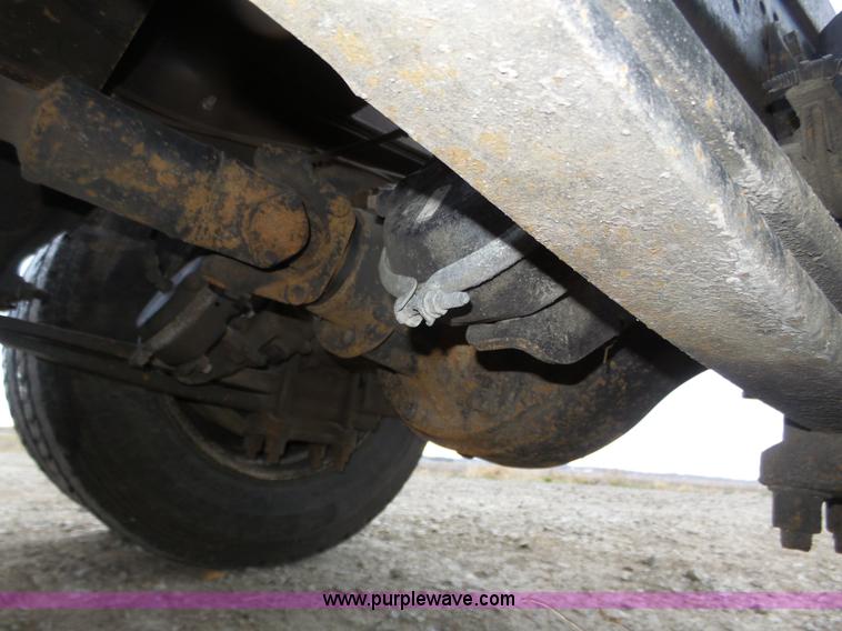 image for item J8968 1984 Volvo Autocar AT64FX semi truck