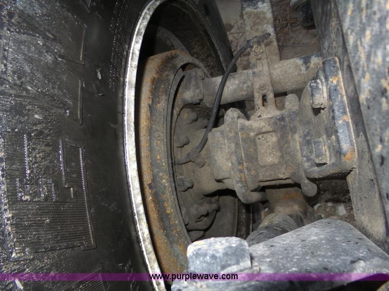 image for item J8968 1984 Volvo Autocar AT64FX semi truck