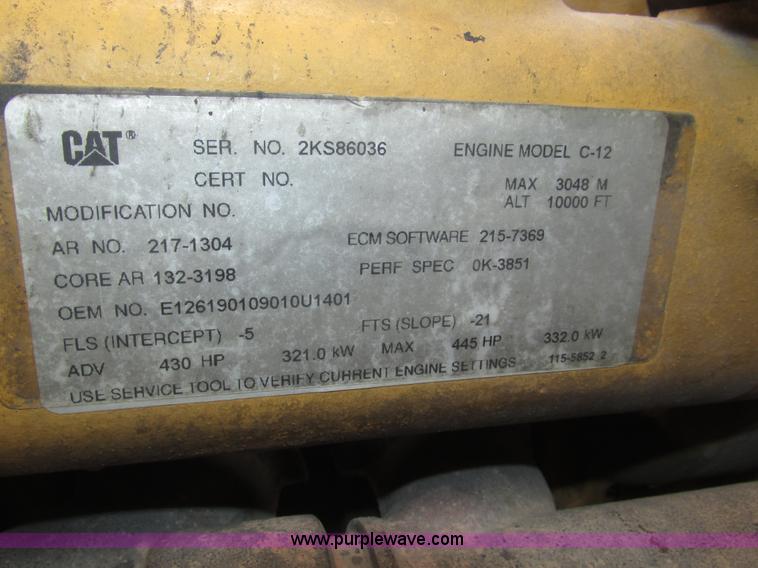 image for item J8978 2003 Peterbilt 379 semi truck